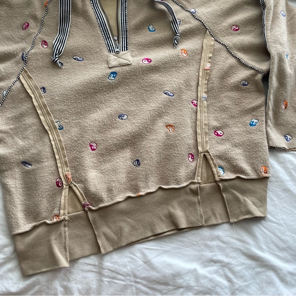 Urban Outfitters - Hattie Fleece Tan Ying Yang Graphic Quarter Zip Hoodie XS/S - Picture 6 of 8